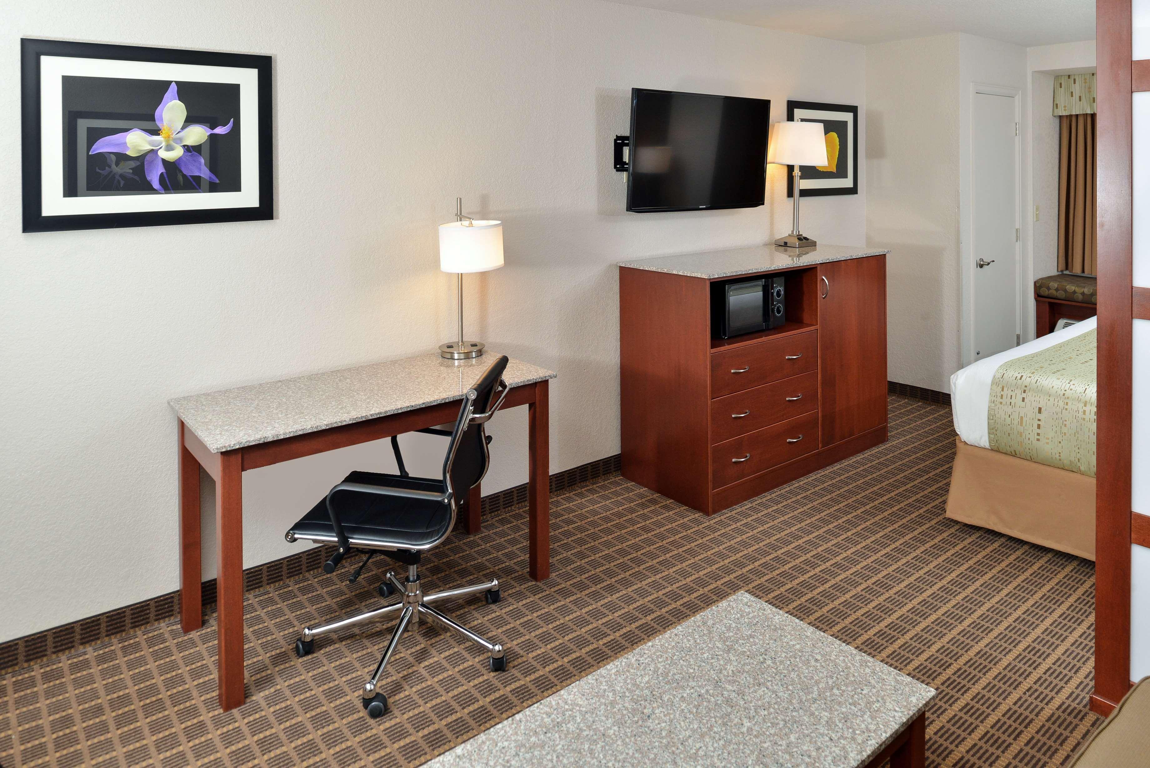 Best Western Plus Peak Vista Inn & Suites Colorado Springs Buitenkant foto