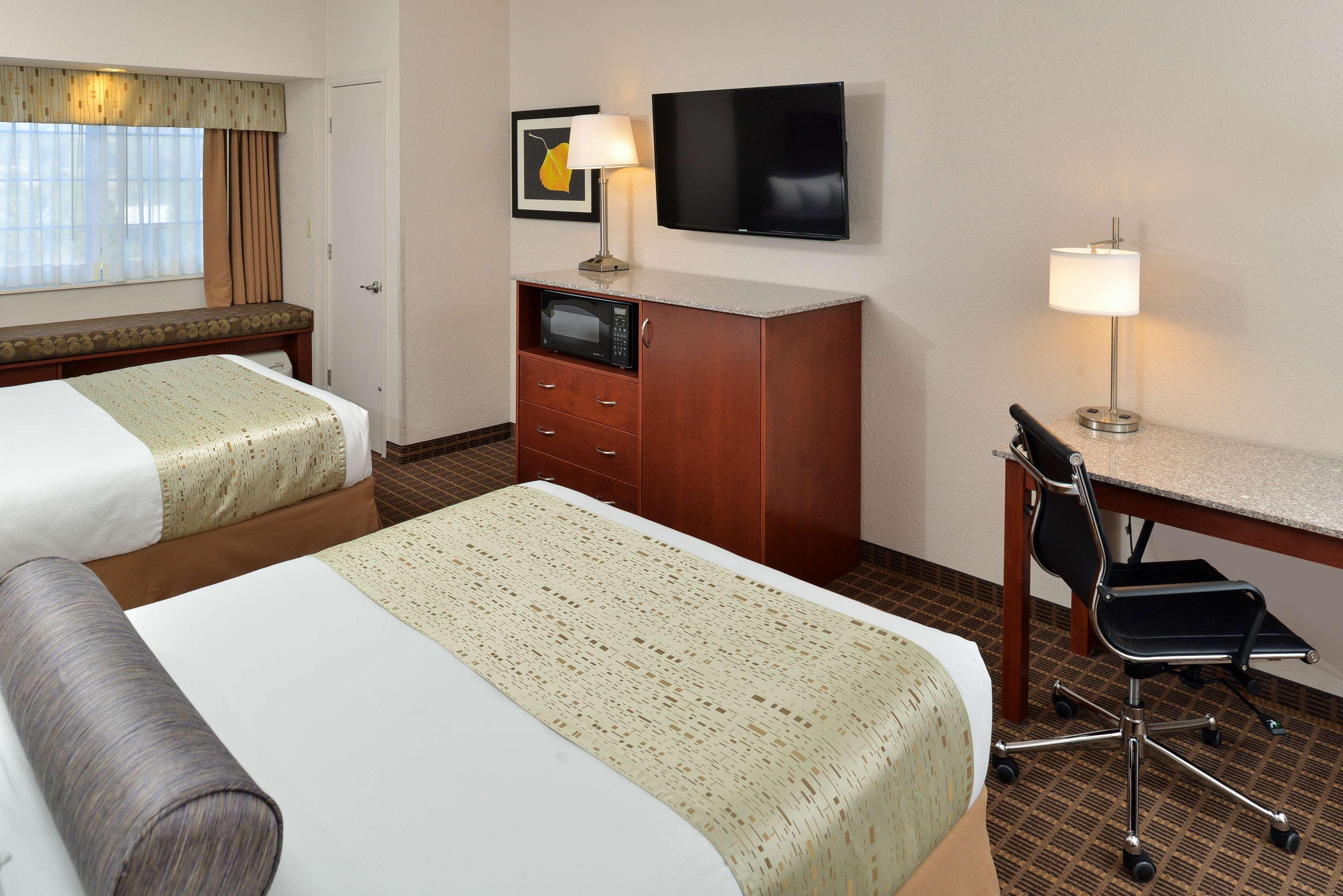 Best Western Plus Peak Vista Inn & Suites Colorado Springs Buitenkant foto