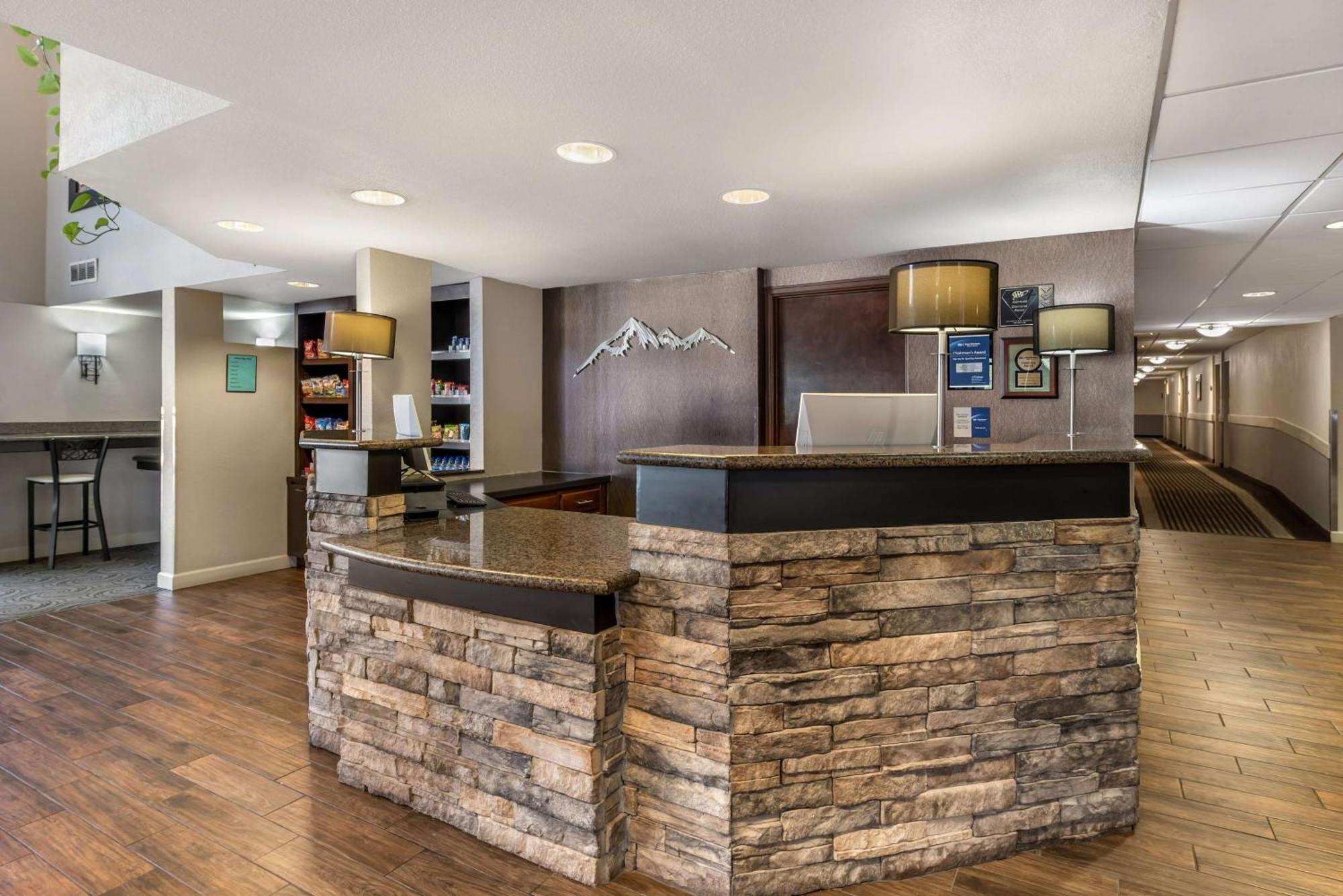 Best Western Plus Peak Vista Inn & Suites Colorado Springs Buitenkant foto