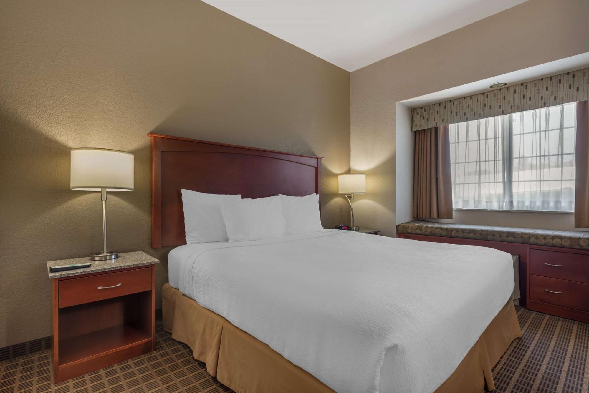 Best Western Plus Peak Vista Inn & Suites Colorado Springs Buitenkant foto